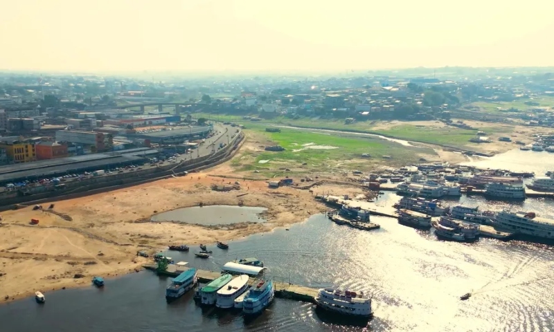 Nível do Rio Negro em Manaus é crítico e pode superar marca histórica de 2023, alerta Defesa Civil