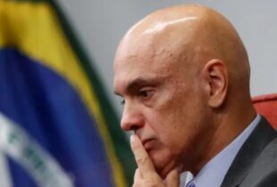 Juiz penaliza pais de adolescentes que associaram Alexandre de Moraes ao PCC; entenda