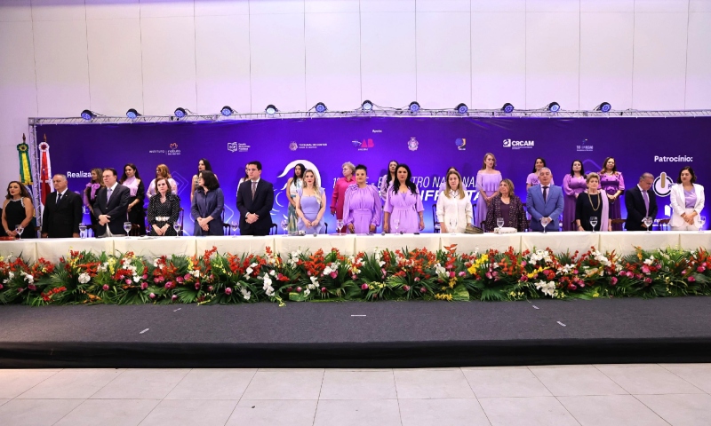 Presidente do TCE-AM, Yara Lins, recebe Medalha de Mérito por atuação em defesa das mulheres