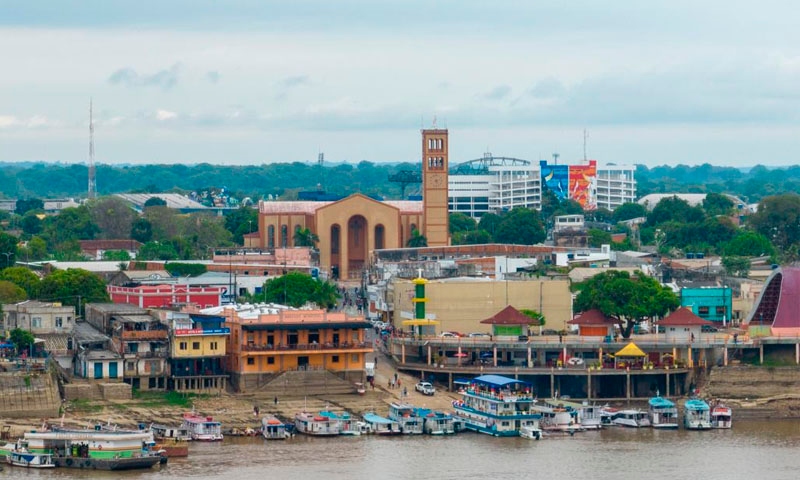 Justiça manda fechar universidade em Parintins após instituição emitir diplomas não reconhecidos pelo MEC