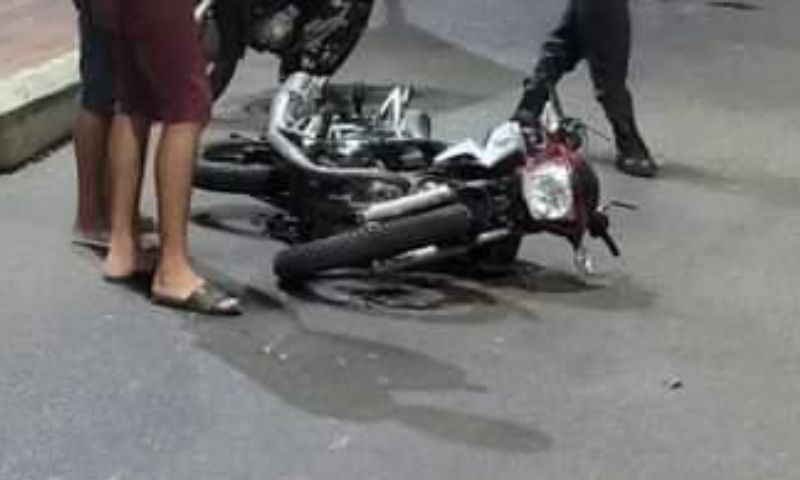 Sem capacete, motoqueiro sofre gr4ve ac1dente e m0rre no bairro Educandos; veja vídeo