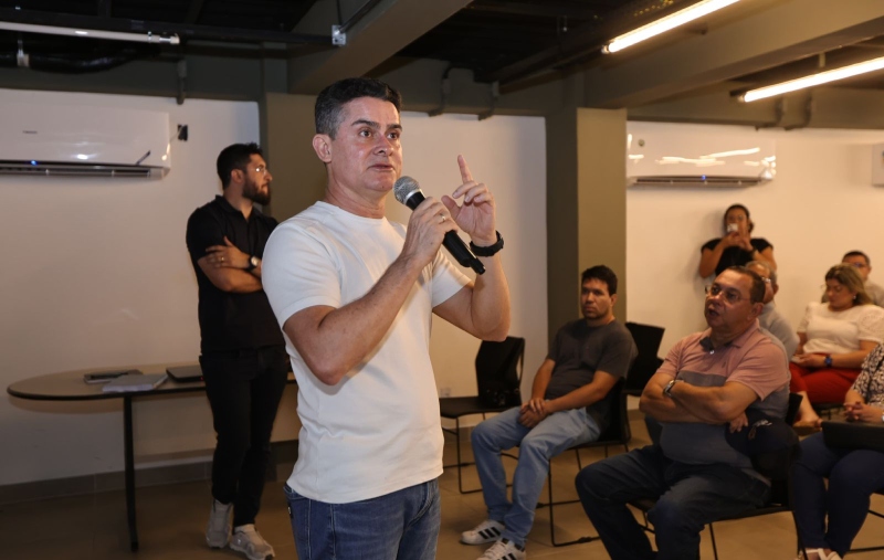 Prefeito David Almeida recebe Plano de Ações Integradas do ‘Manaus Passo a Paço 2024’ do CCC