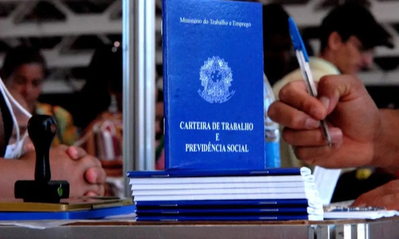 Empresas devem preencher relatório de transparência salarial até sexta-feira (30)
