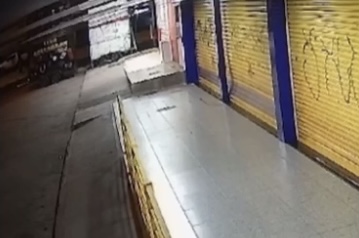 ‘Ninguém escapa!’: mendigo é esp4ncad0 durante assalt0; veja vídeo