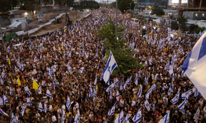 Greve geral em Israel paralisa voos no país; manifestantes pedem retorno de reféns de Gaza