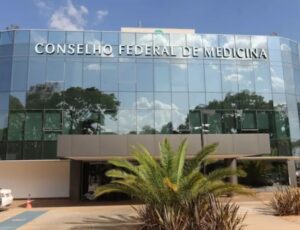 Médicos terão que declarar vínculos com farmacêuticas e empresas, define Conselho Federal de Medicina