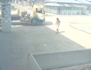 Tragédia: mendigo m0rre esm4gado por caminhão-pipa em Anori, interior do AM; veja vídeo