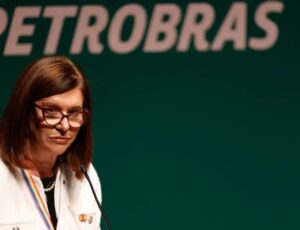Presidente da Petrobras descarta queda no preço da gasolina: ‘Estamos confortáveis’