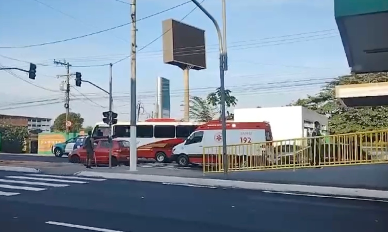 Urgente: idoso m0rre atr0pel4do na Avenida Constantino Nery; veja vídeos