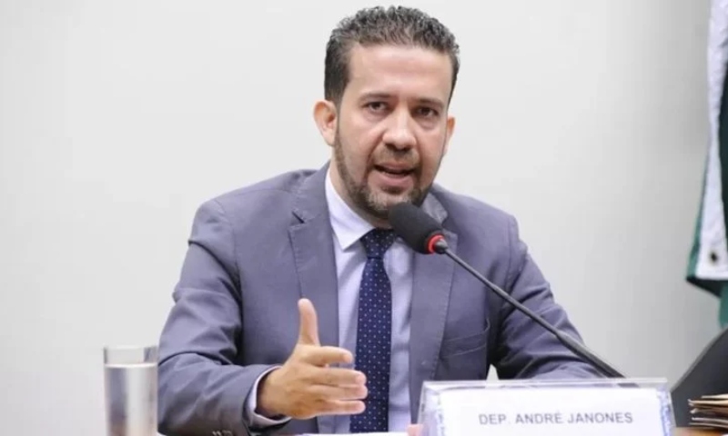 PF indicia André Janones por corrupção e peculado em caso de “rachadinhas”