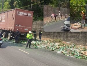 População rouba cervejas Heineken que caíram de caminhão na avenida Rodrigo Otávio; veja vídeo