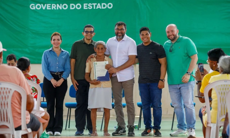 Wilson Lima entrega títulos e destaca investimentos em infraestrutura para comunidades rurais de Parintins