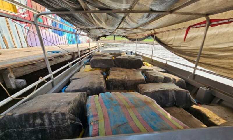 PF apreende mais de duas toneladas de dr0gas em embarcação no Iranduba