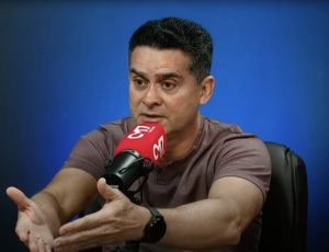 David Almeida garante que não vai mais poupar ninguém por ataques a sua família: “Covardes, insanos e criminosos"; veja vídeo