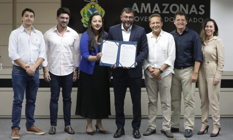 Governador Wilson Lima assina contrato para construção de residencial do Amazonas Meu Lar em Petrópolis