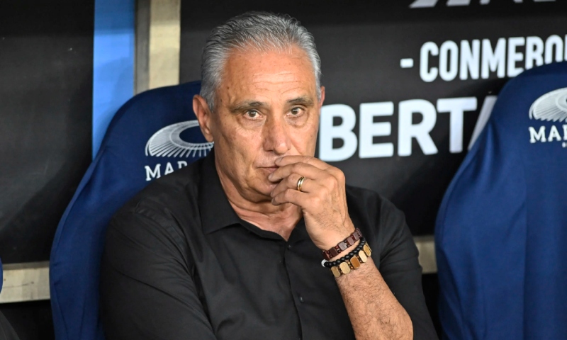 Tite comenta xingamentos após derrota do Flamengo para o Peñarol: “Dói no lado humano”