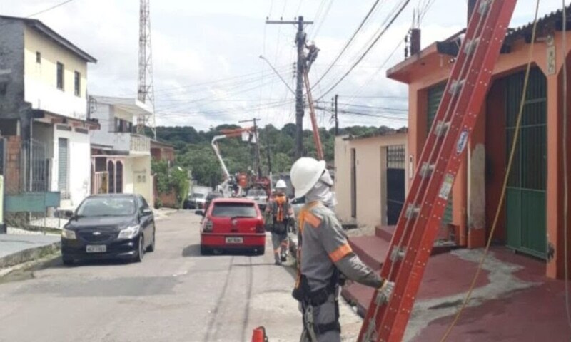 Manutenção deixa 3 bairros e zona rural sem energia em Manaus