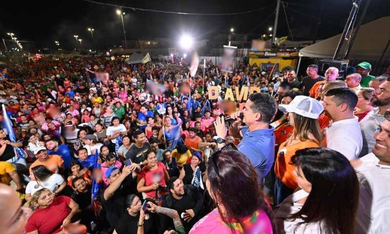 David Almeida é recebido com festa por moradores das zonas Norte e Leste