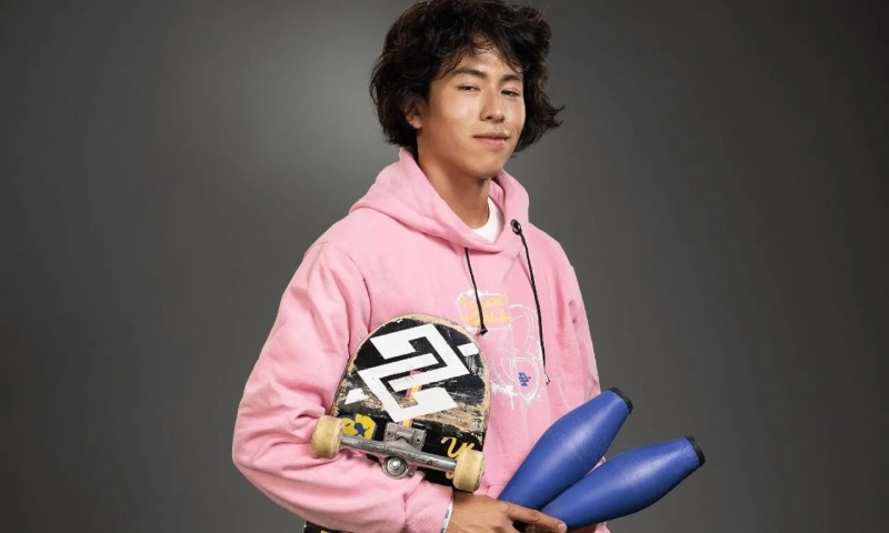 Augusto Akio domina e leva título do Mundial de Skate Park