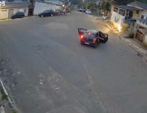 "Ficou mais fur4do que peneira": veja momento em que homem é cr1vado de b4las; vídeo