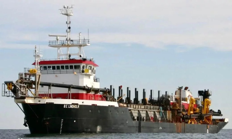 Draga que irá realizar a dragagem do Rio Madeira e Costa do Tabocal está a caminho de Manaus