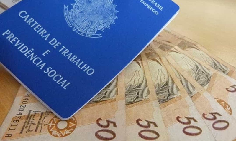 Decreto muda regras para terceirizados e eleva salários no setor público