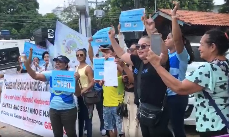 Pais e mães de crianças PCD’s fazem manifestação em frente a CEMA