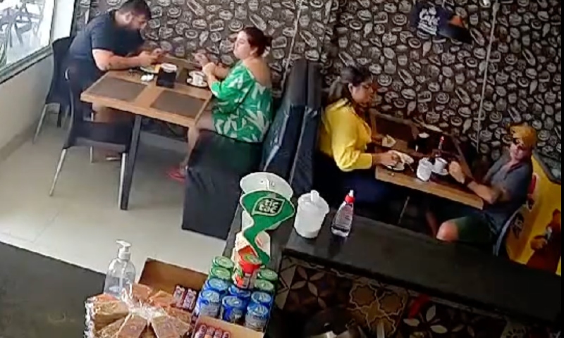 “Tir0teio frenético: policial herói impede bandido de assaltar padaria; veja vídeo