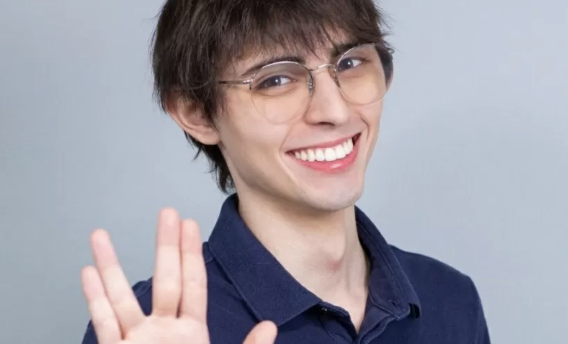 Amom Mandel promete criar hospital municipal, educação inclusiva e ampliação de creches