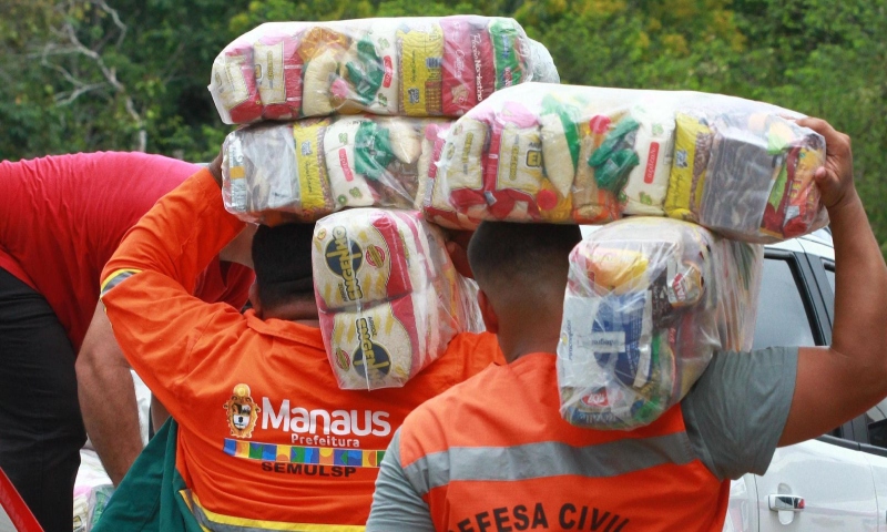 Prefeitura inicia 2ª fase da Operação Estiagem 2024 atendendo 400 famílias de comunidades no Puraquequara