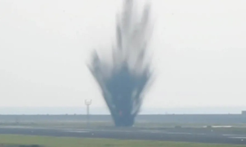 Bomba da Segunda Guerra Mundial explode em aeroporto do Japão; veja vídeo
