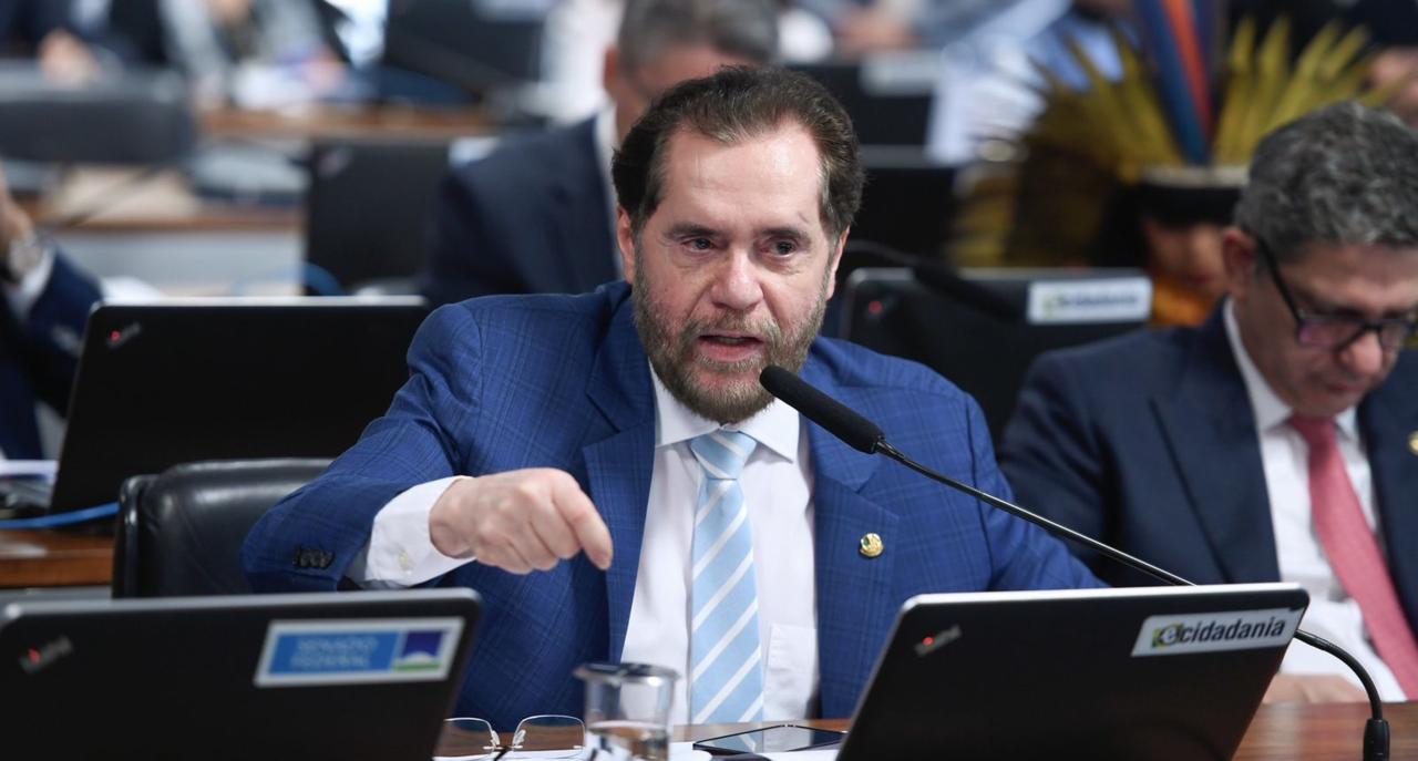 Plínio Valério retoma trabalhos em Brasília com foco na sabatina do novo presidente do BC e na reforma tributária