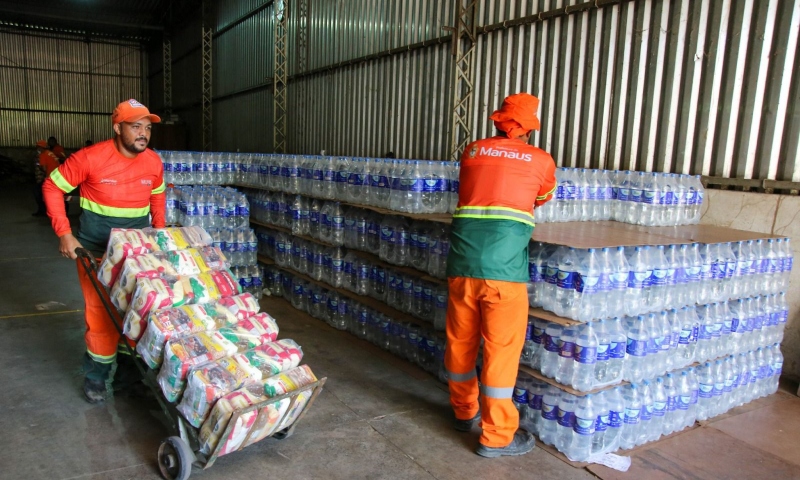 Prefeitura de Manaus dá continuidade na entrega de mantimentos da operação ‘Estiagem 2024′