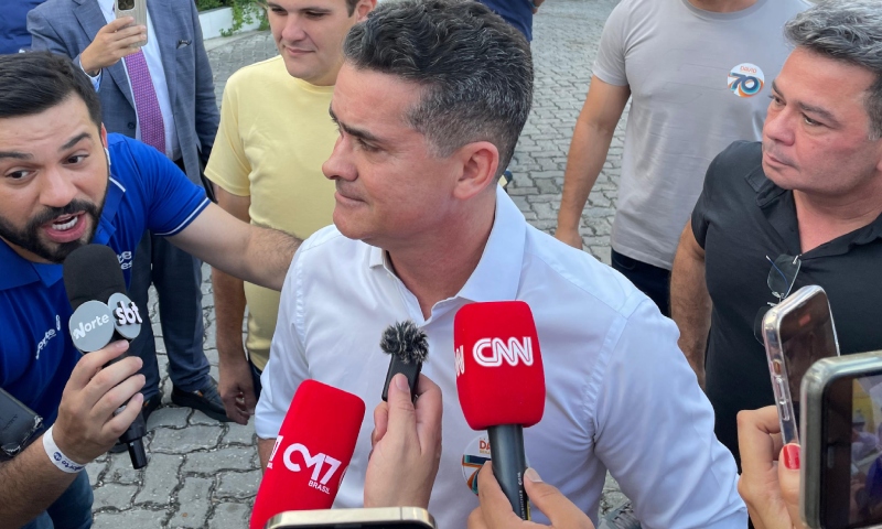 “Minha ideologia é Manaus”, diz David Almeida antes do primeiro debate do 2º turno; veja vídeo
