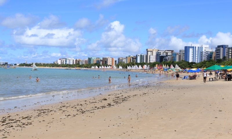 Policial depravado que foi filmado fazendo “vuc0-vuc0” na praia é afastado do curso de Delegados; veja vídeo