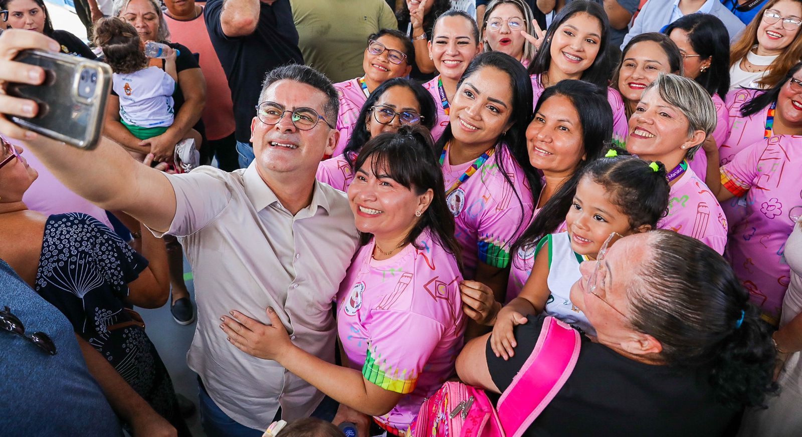 Prefeitura de Manaus paga o quinto melhor salário entre capitais do Brasil para os professores da rede municipal