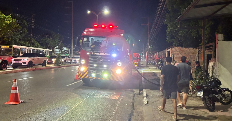 Urgente: casa pega fogo no Santo Agostinho