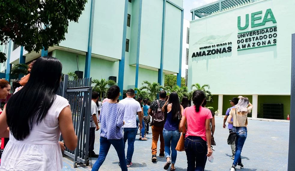 UEA inicia aplicação de provas do SIS 2024 e Vestibular 2025 neste domingo (20); confira