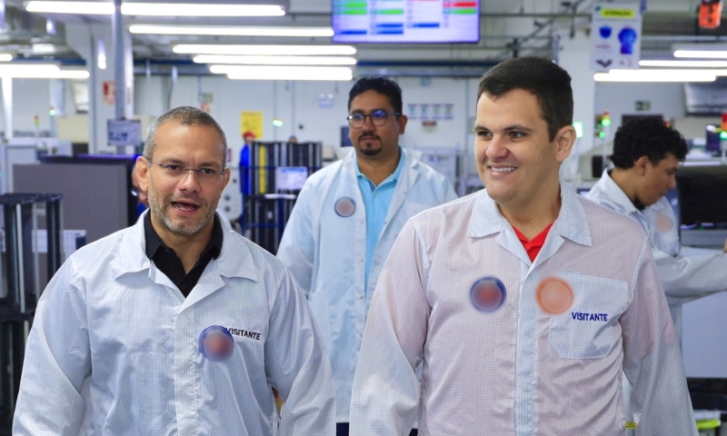Em visita à fábrica do Distrito Industrial, trabalhadores declaram apoio à reeleição de David Almeida