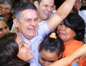 David Almeida dispara e lidera intenções de voto faltando três dias para o 2º turno em Manaus; diz pesquisa Projeta