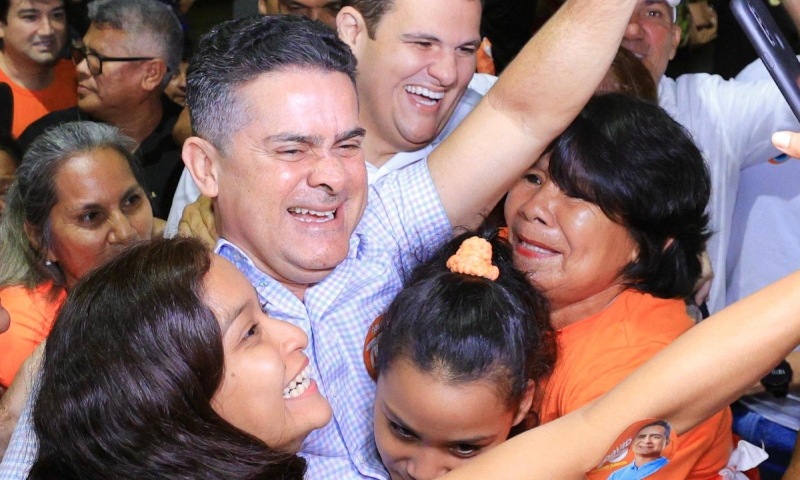 David Almeida dispara e lidera intenções de voto faltando três dias para o 2º turno em Manaus; diz pesquisa Projeta
