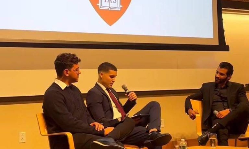 Gusttavo Lima faz palestra em Harvard sobre sua trajetória musical; veja vídeos
