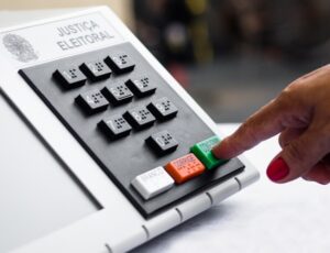 Mesmo quem não votou no 1º turno pode e deve votar no 2º turno, alerta Justiça Eleitoral