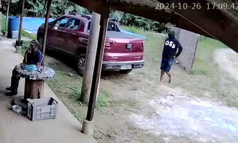 Revoltante: enquanto curtia dia de folga em sítio, trabalhador é alvo de bandidos e termina morto; veja vídeo