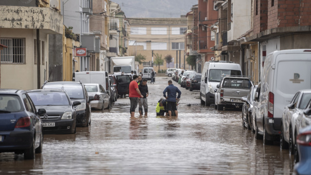 Tempestades na Espanha deixam ao menos 51 mortos e causam destruição