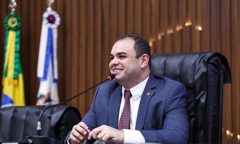 Roberto Cidade é reeleito presidente da Aleam pela terceira vez seguida