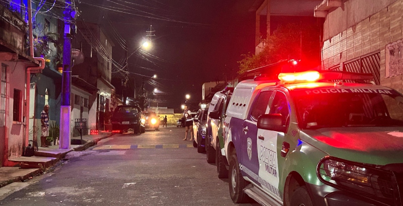 Pistoleir0 mat4 jovem que estava sentando na frente de casa no Novo Aleixo; veja