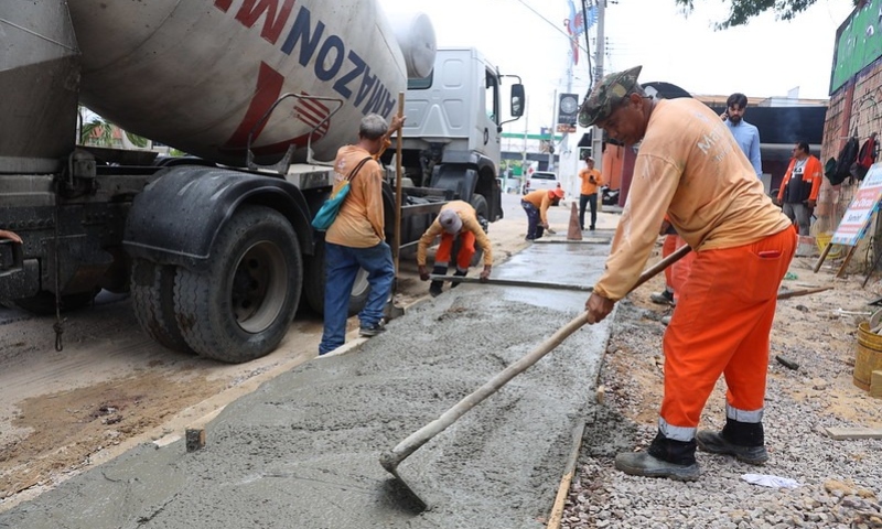 Prefeitura de Manaus reconstruiu mais de 57 mil metros quadrados de calçadas entre 2021 e 2024