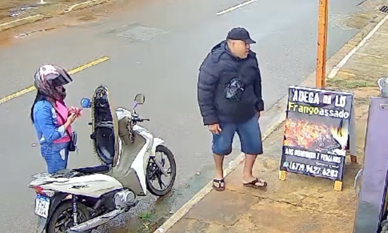 Tudo filmado: blogueiro vulgo ‘Bolinha’ é executado em adega; veja vídeo