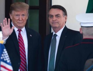 Bolsonaro pede a Trump que ajude o Brasil a não virar uma Venezuela; veja vídeos